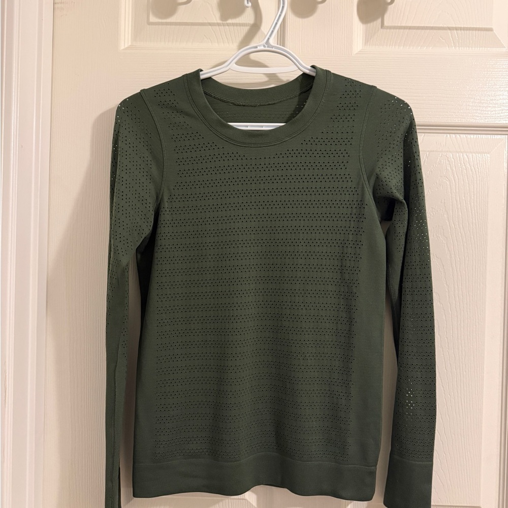 lululemon | 4 Olive Green Swiftly Breathe Long Sleeve